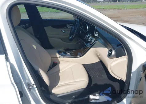 2017 Mercedes-Benz C 300 4Matic/Luxury 4Matic/Sport 4Matic из США, поврежденный, VIN WDDWF4KBXHR241642